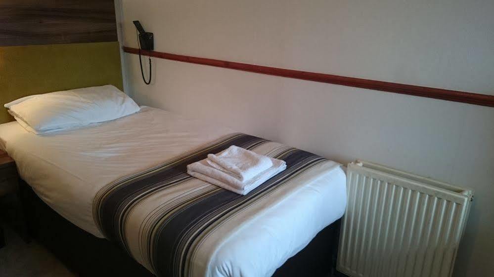 Livingston Lodge Hotel 외부 사진